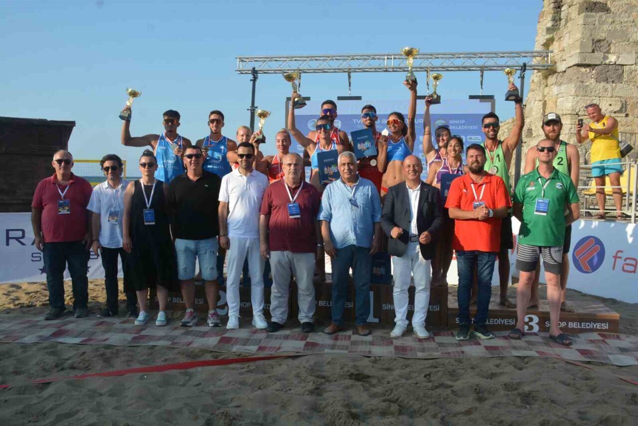 Türkiye Voleybol Federasyonu (TVF) ile Sinop Belediyesi iş birliğiyle düzenlenen