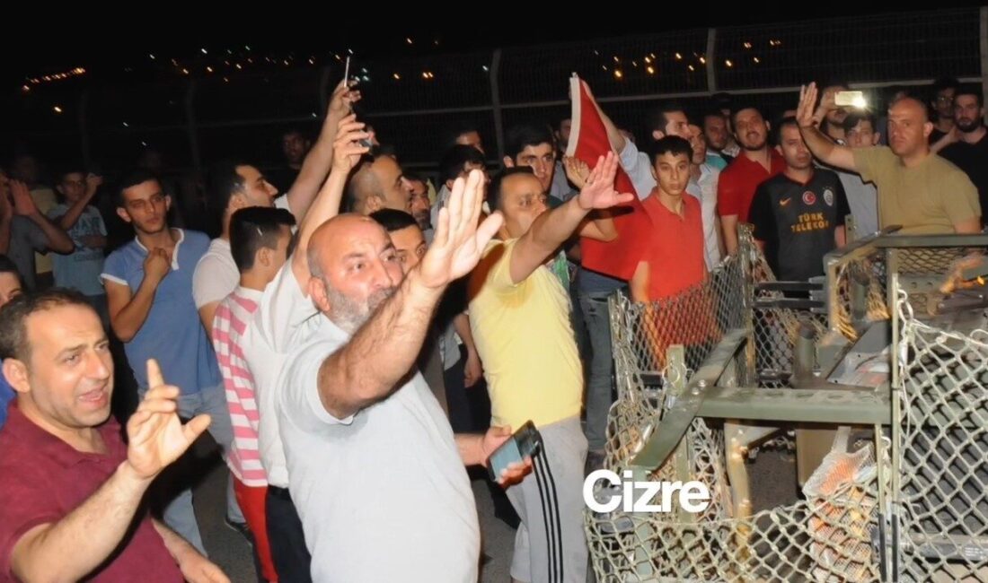 Şırnaklılar, 15 Temmuz hain darbe girişimi gecesinde yaşadıklarını anlattı. AK