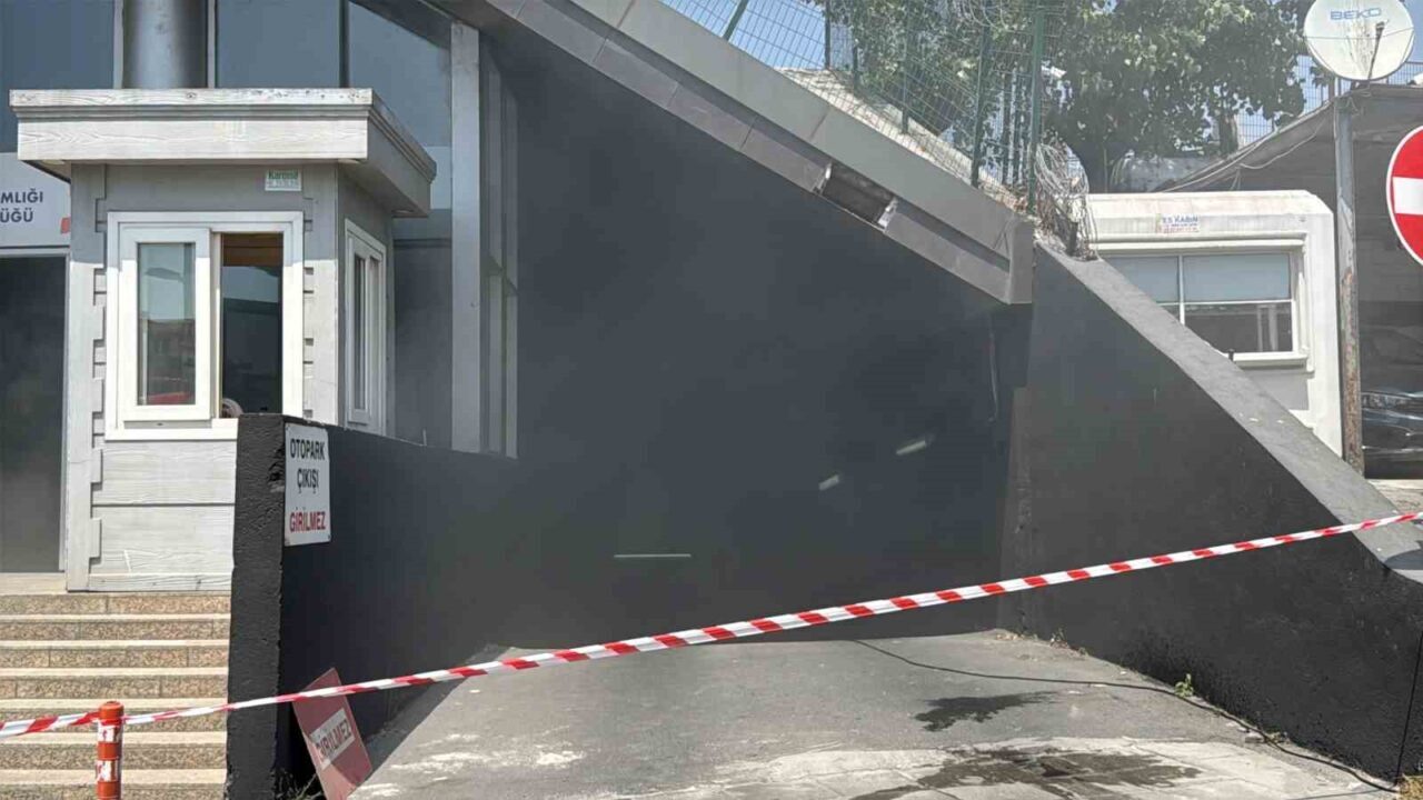 İstanbul Şişli Kaymakamlığı Tapu Müdürlüğü’nün arşiv bölümünde çıkan yangın paniğe