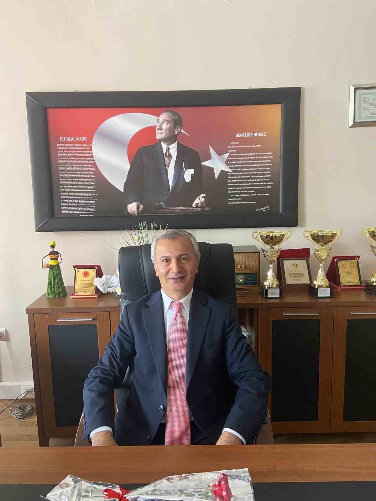 Erzurum’un tanınmış eğitimcilerinden ve sporcu kimliğiyle de bilinen Sıtkı Toksoy,