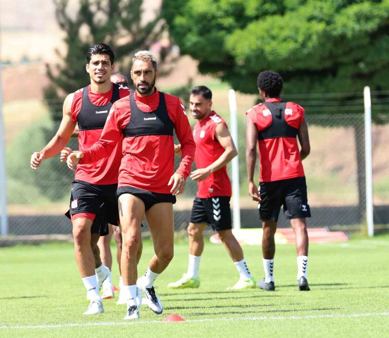 Yeni sezon hazırlıklarını Sivas’ta sürdüren Sivasspor, kampın 14. gününü sabah