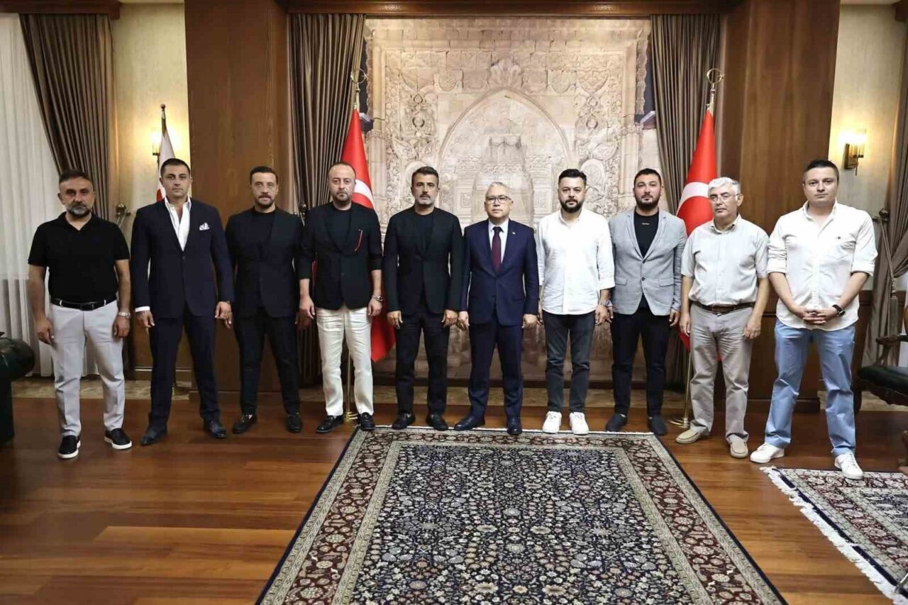 Sivasspor Kulübü Başkanı Gökhan Karagöl ve yönetim kurulu üyeleri, Sivas
