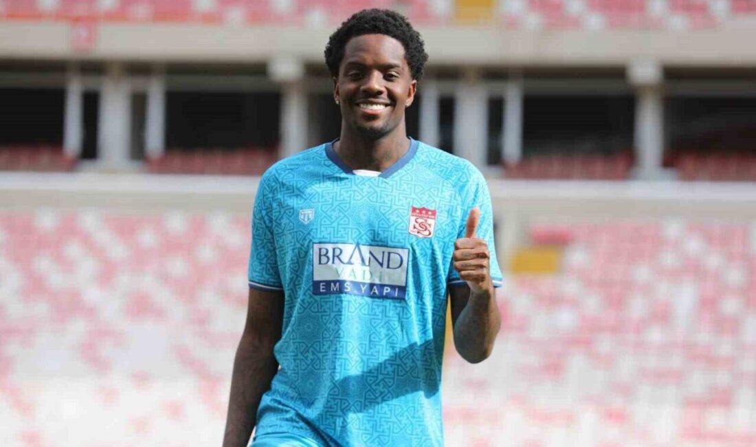 Sivasspor, antrenmanda sakatlanan Hollandalı futbolcu Queensy Menig’in sağ diz ön