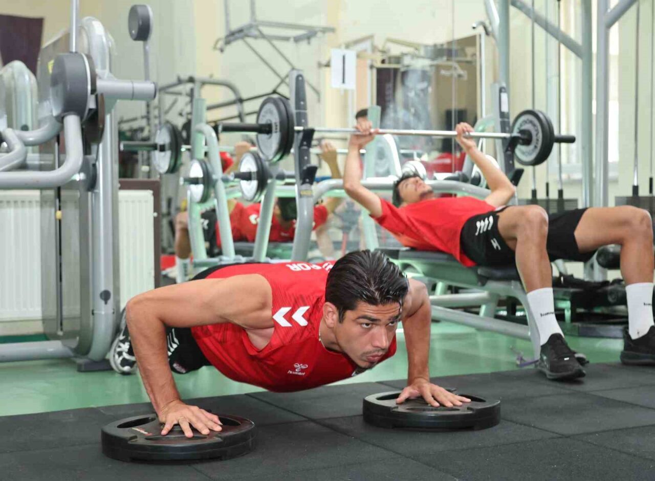 Trendyol Süper Lig 2025-2026 sezonu hazırlıklarını Sivas’ta sürdüren Sivasspor, kampın