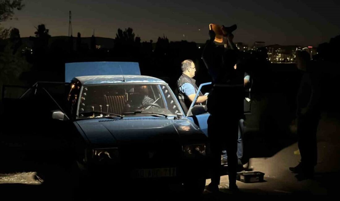 Sivas’ta çıkan kavgada birbirlerini silahla vuran 2 kişi yaralandı. Edinilen