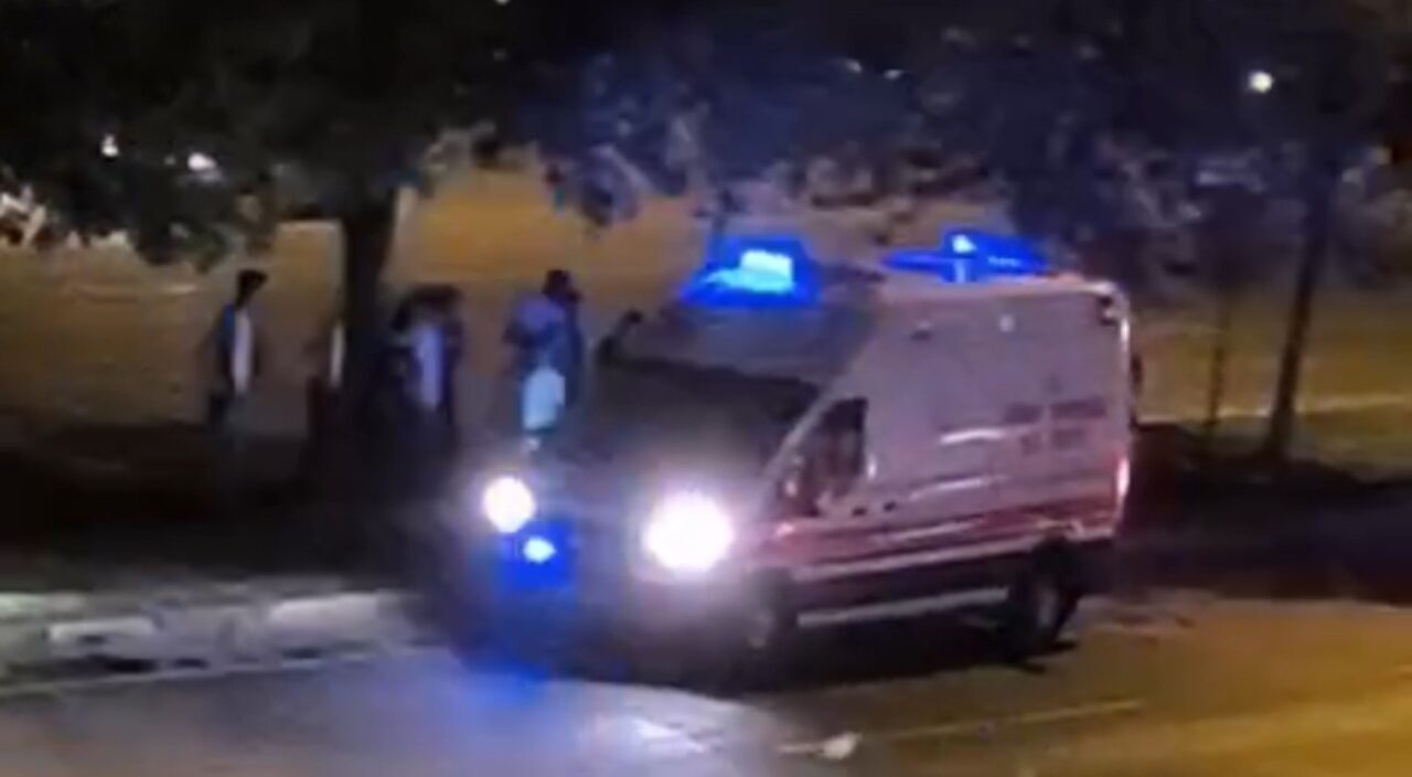 Şanlıurfa’nın Siverek ilçesinde seyir halindeki otomobilin çarptığı yaya, kaldırıldığı hastanede