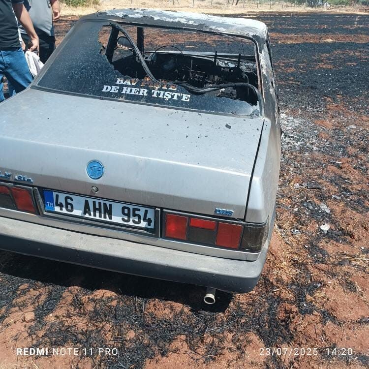 Şanlıurfa’nın Siverek ilçesinde bir tarlada çıkan yangına müdahale etmeye çalışan