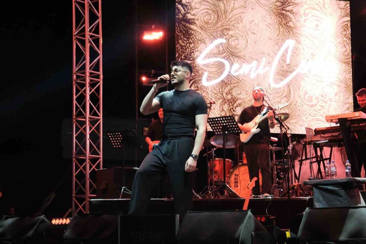 Eskişehir’in Sivrihisar İlçesi’nde düzenlenen 9. Uluslararası Nasreddin Hoca Festivali’nde Mithat