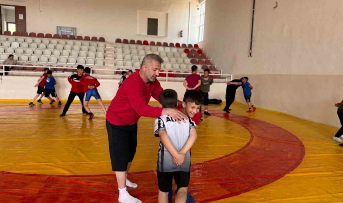 Bilecik’in Söğüt ilçesinde başlatılan yaz spor okulları kapsamında, ata sporu