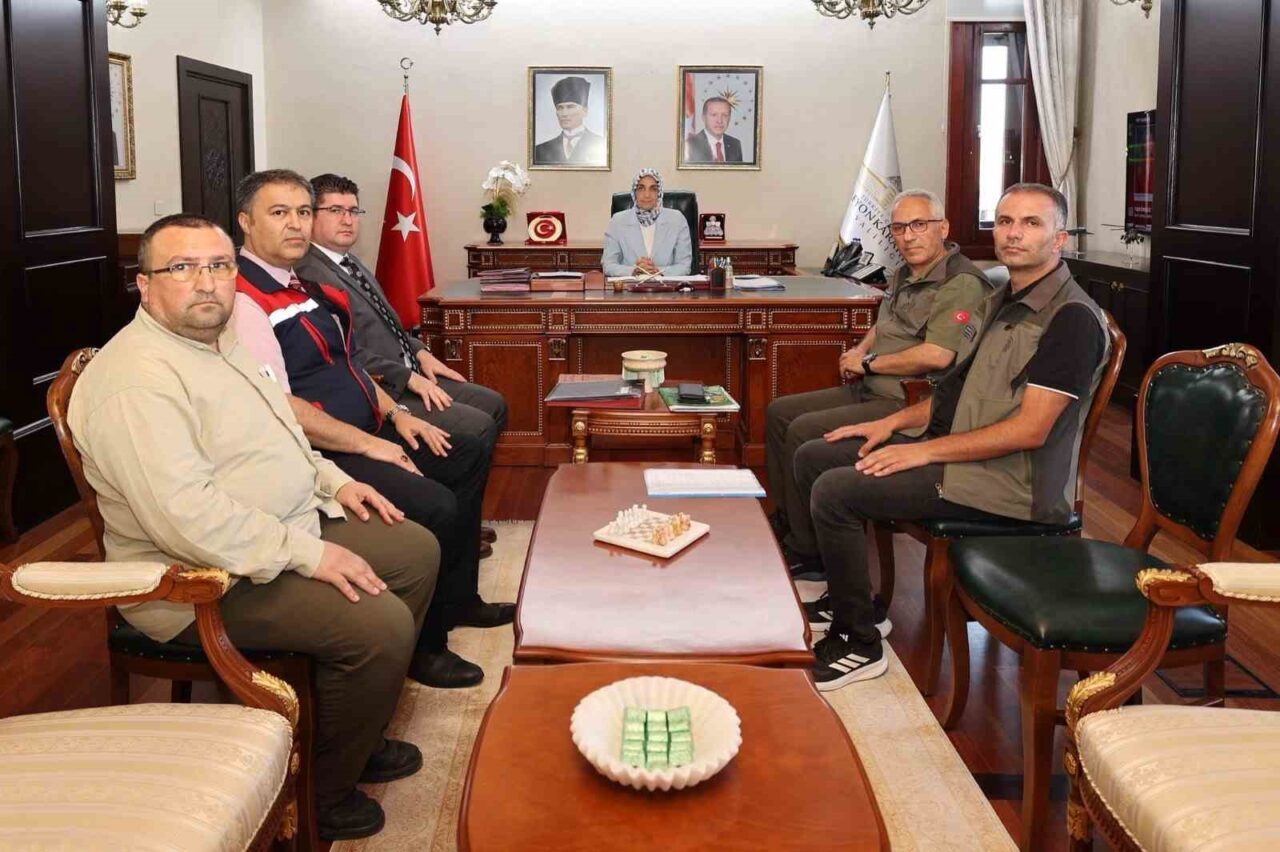 Afyonkarahisar’da sokak hayvanlarının korunması ve yaşam şartlarının iyileştirilmesi noktasında Vali