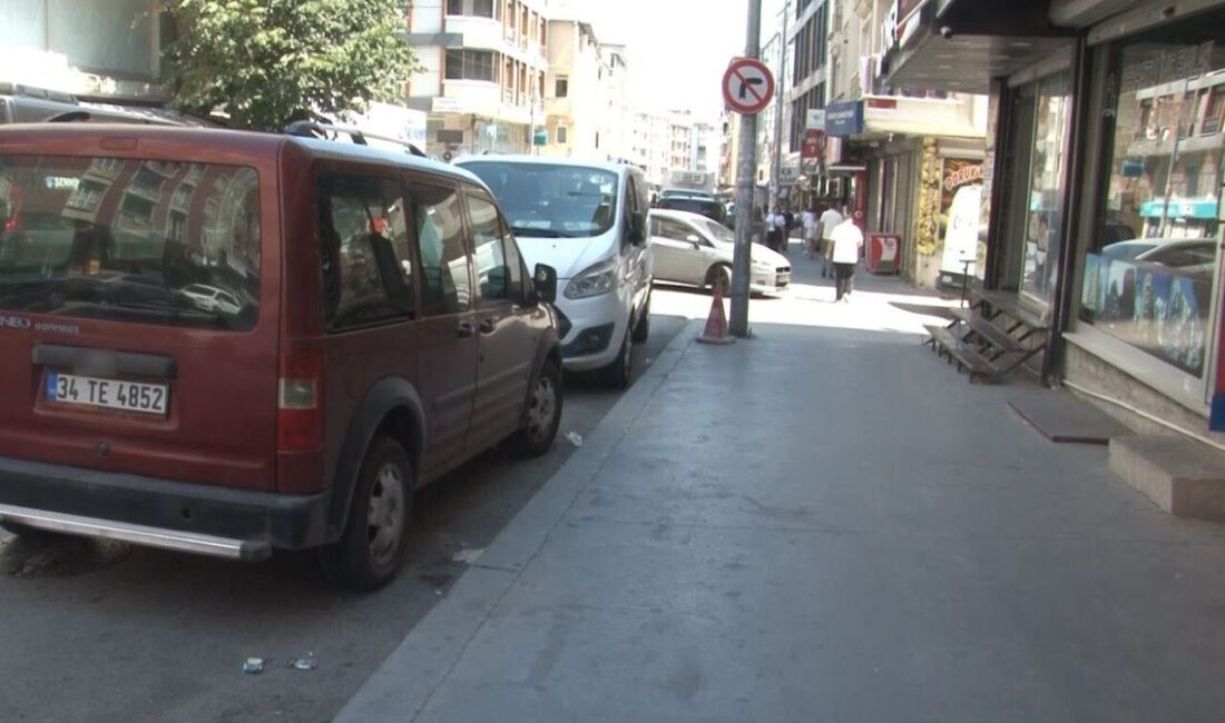İstanbul Esenyurt’ta bir aracın içerisinde başlayan tartışma sokağa taştı. Taraflardan