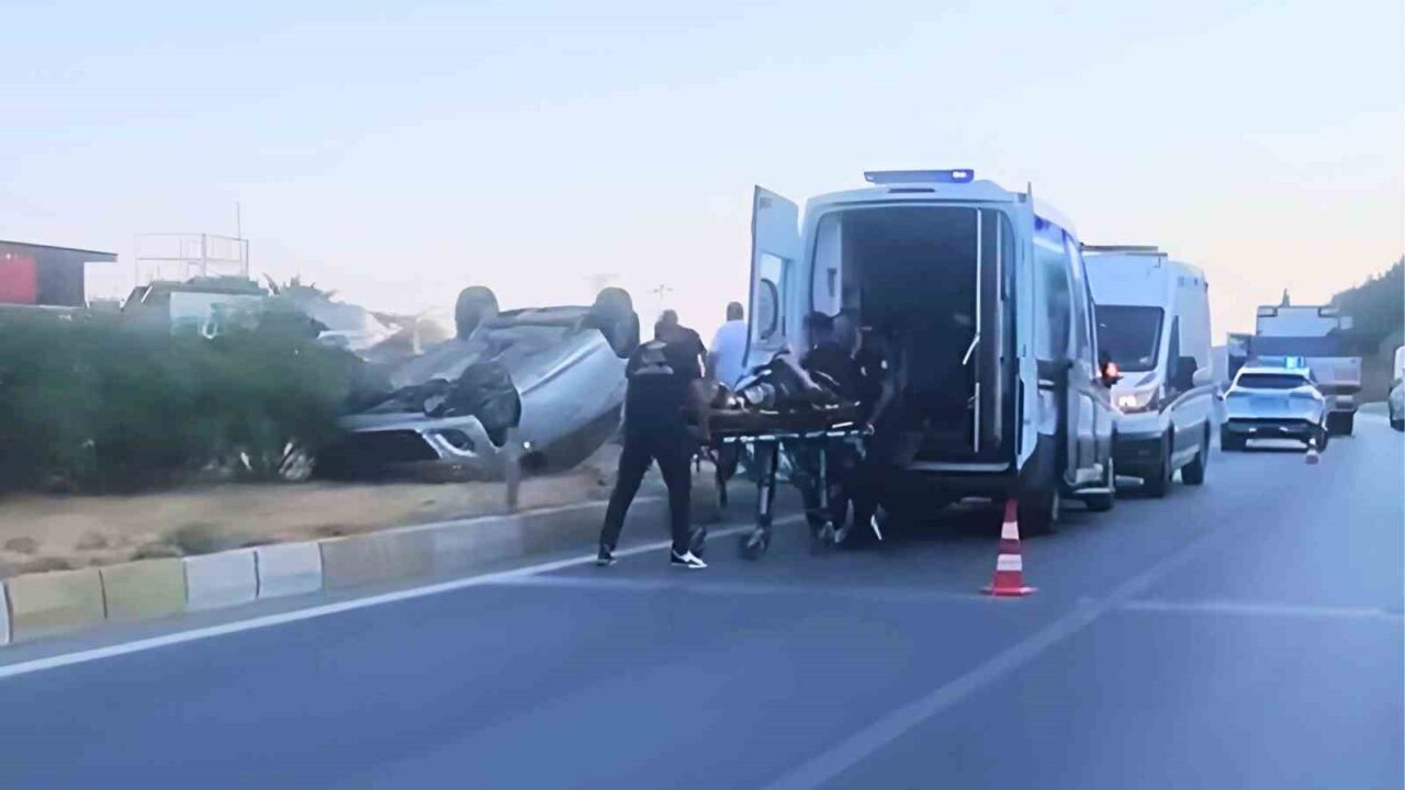 Argavlı-Sazlı yolunda meydana gelen kazada otomobil takla atarak refüje çıkarken,