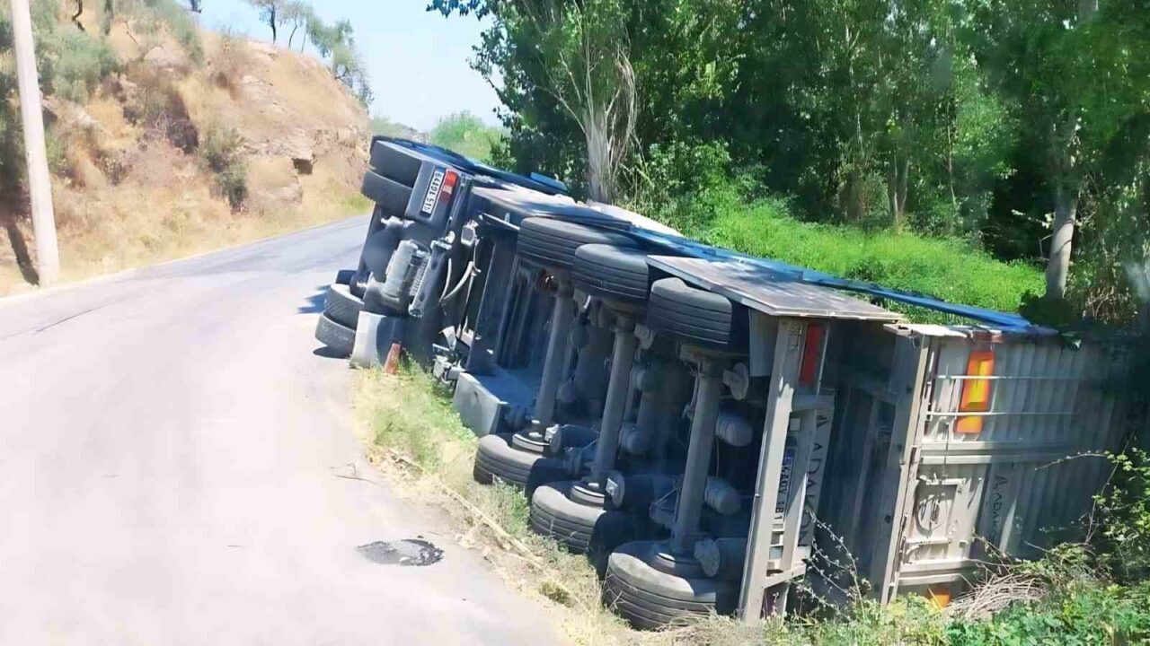 Aydın’ın Söke ilçesinde, bir maden firmasına ait tır kontrolden çıkarak