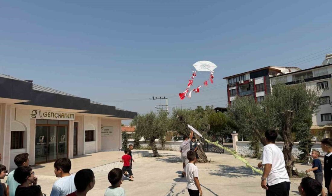 Manisa’nın Soma ilçesinde Yaz Kur’an Kursu öğrencilerine ’Filistin için Özgürlük’