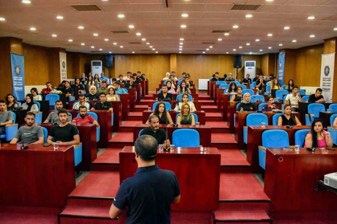 Diyarbakır Büyükşehir Belediyesi, stajyer öğrencileri iş hayatına hazırlamak amacıyla çalışma
