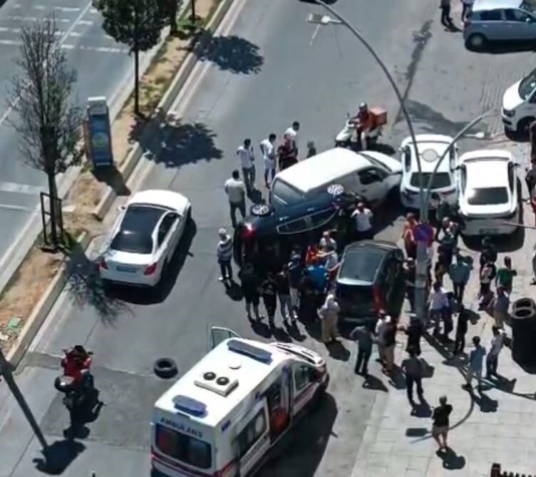 Sultangazi’de, hafif ticari araç sürücüsünün yasak olmasına rağmen U dönüşü