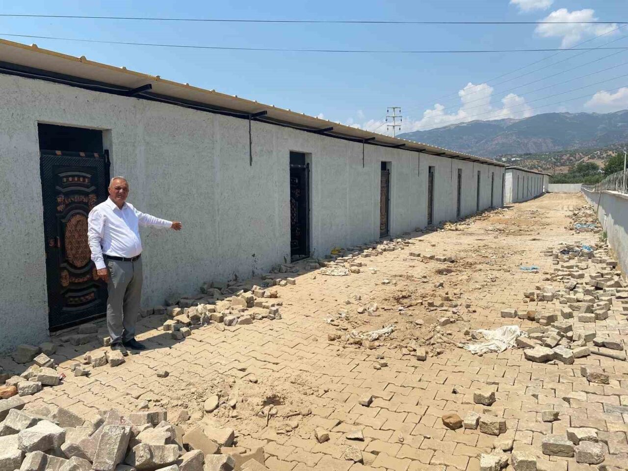 Aydın’ın Sultanhisar ilçesinde yapımına başlanan hayvan bakımevi ve barınak projesinde