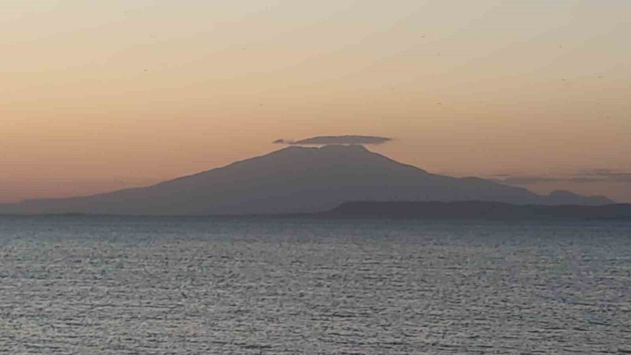 Bitlis’in Adilcevaz ilçesi sınırlarında bulunan Türkiye’nin üçüncü yüksek dağı olan