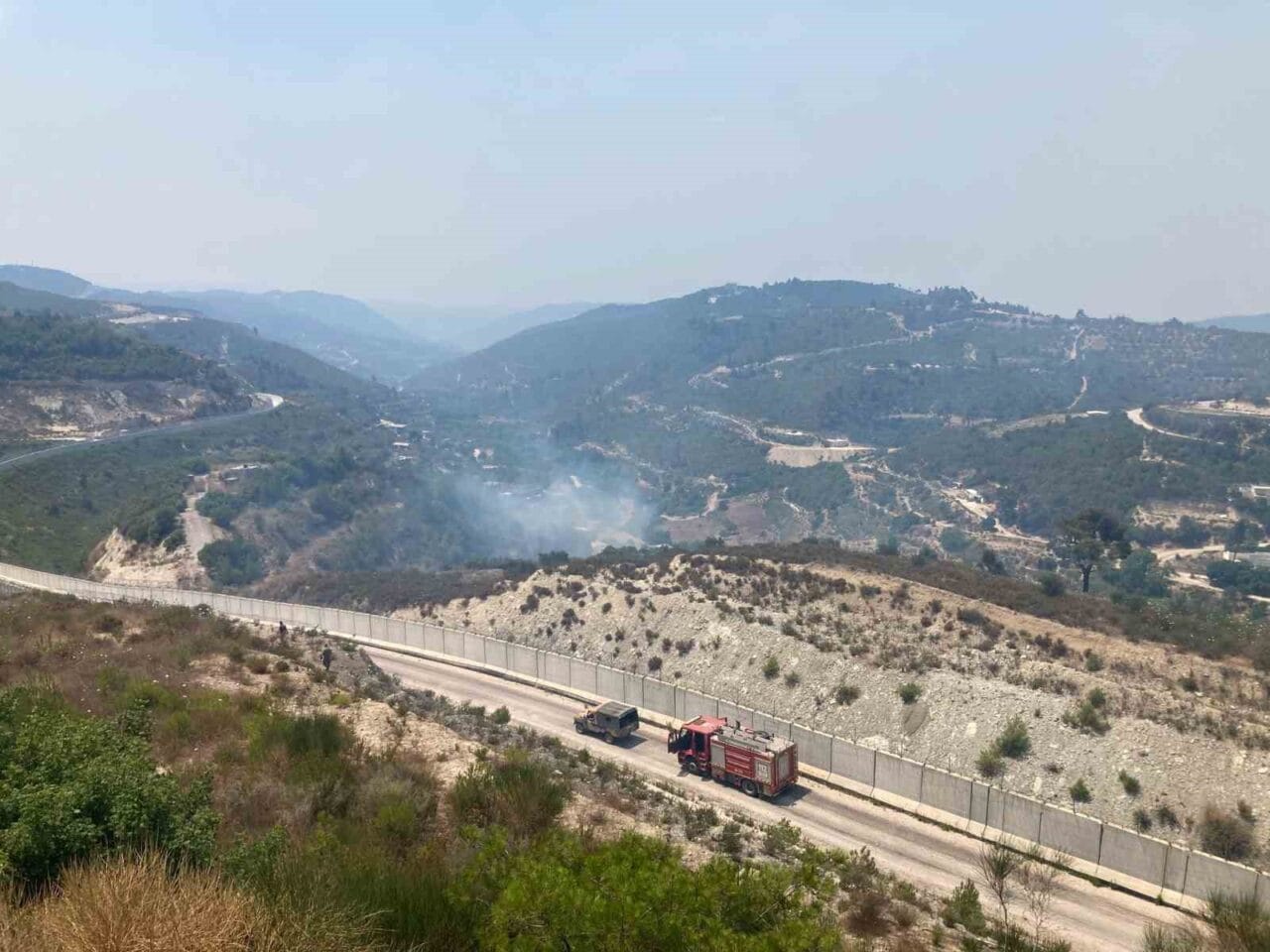 Türkiye’nin en güneyinde yer alan Hatay’ın Yayladağı ilçesinde yangın teyakkuzu