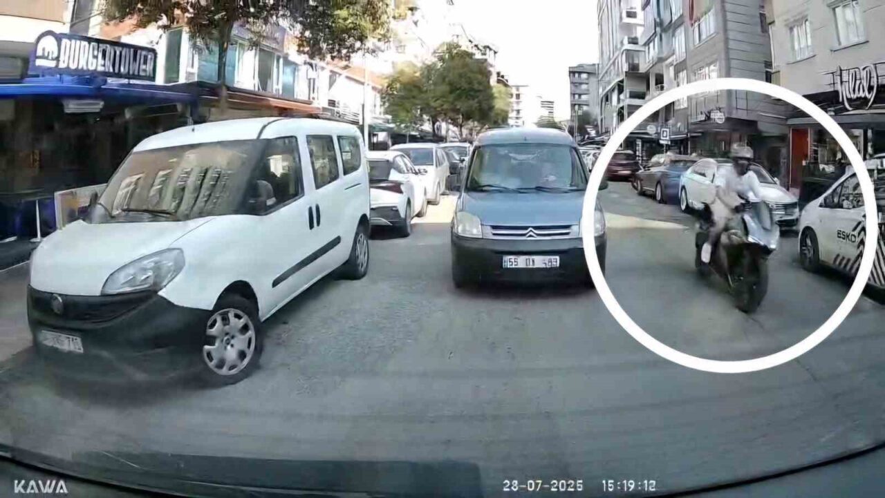 Samsun’da motosikletin devrilmesi sonucu bir kişi yaralanırken, kaza anı araç