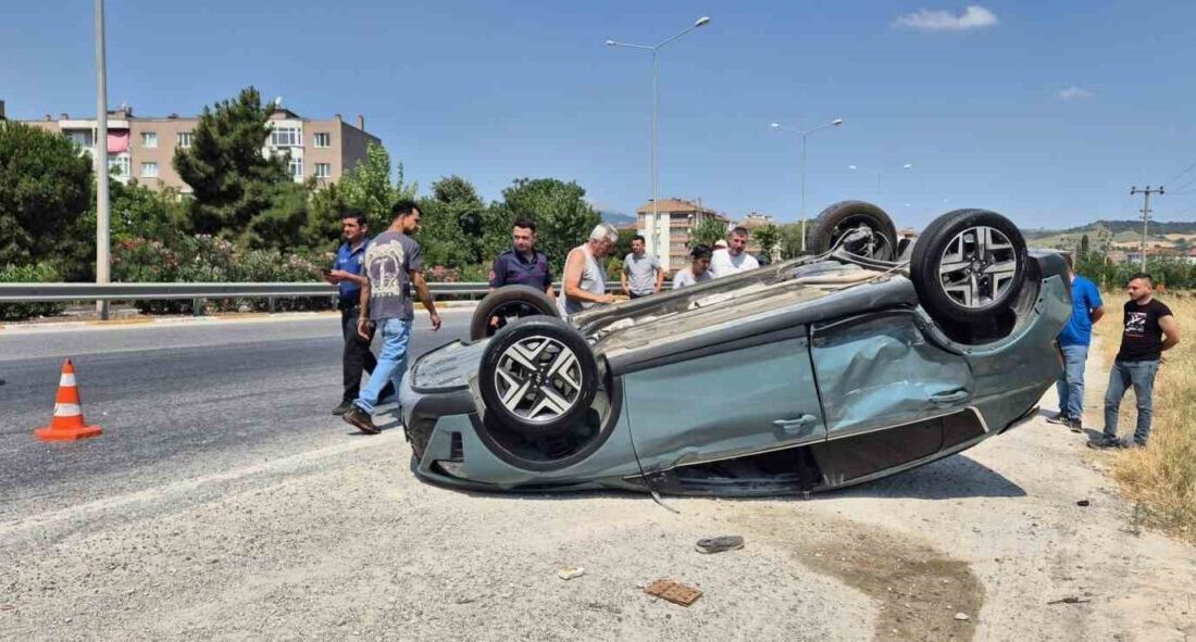 Balıkesir’in Susurluk ilçesinde meydana gelen çift taraflı trafik kazasında 2