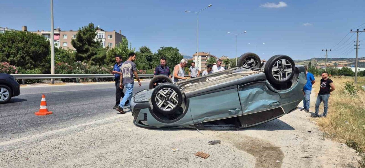 Balıkesir’in Susurluk ilçesinde meydana gelen çift taraflı trafik kazasında 2