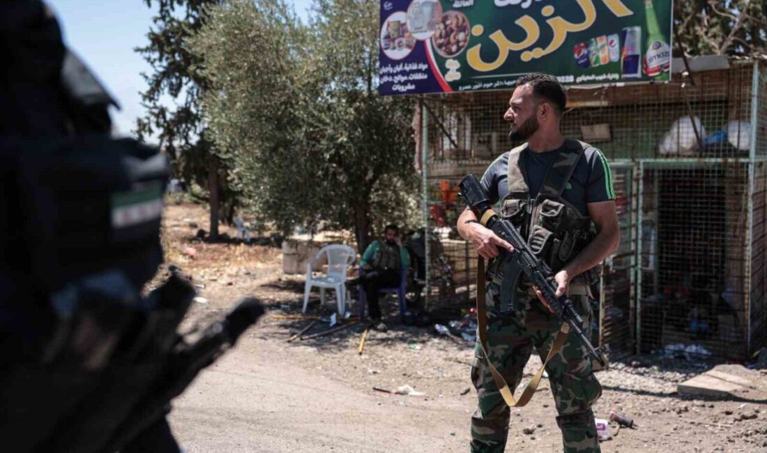 Suriye’nin Süveyda kentinde Dürzi silahlı gruplar ile hükümet güçleri arasında