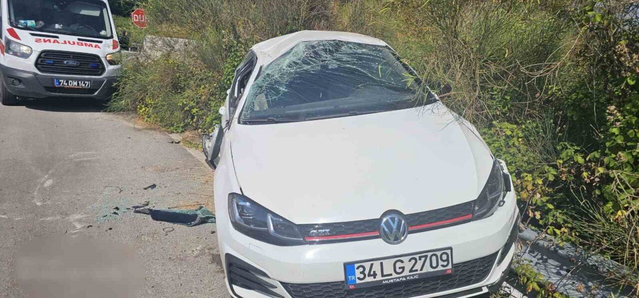 Bartın’da yoldan çıkan ve içerisinde 3’ü çocuk 5 kişinin bulunduğu