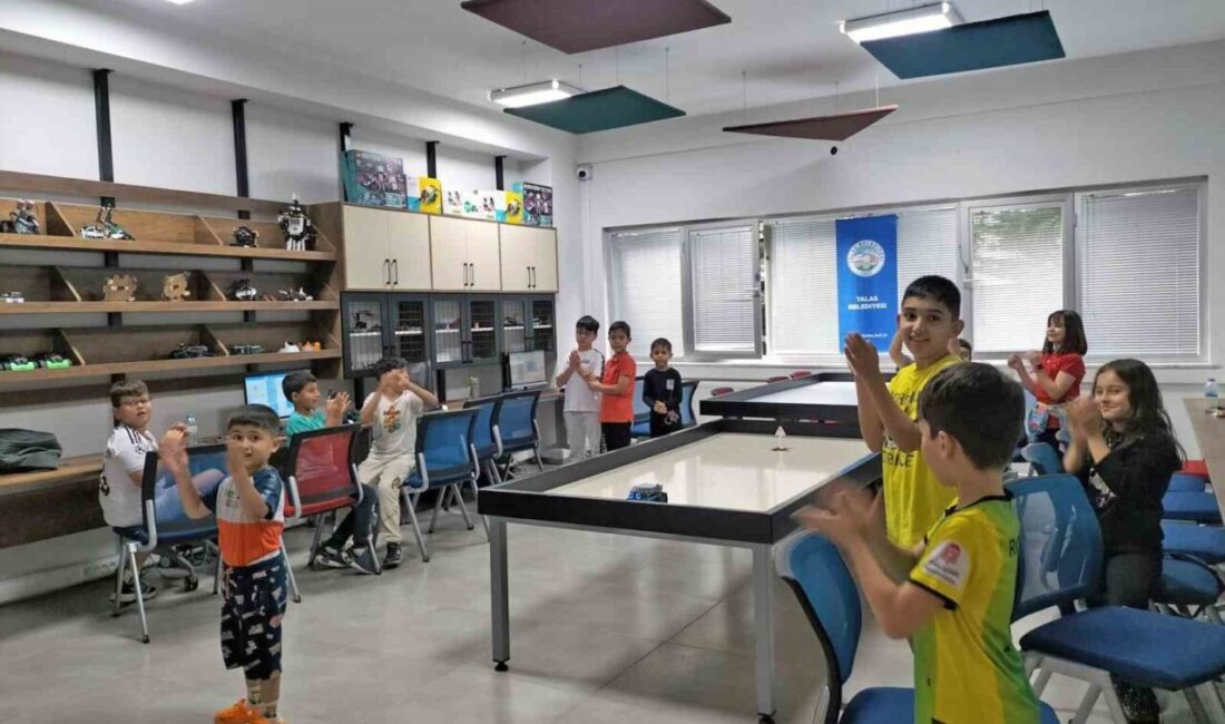 Talas Belediyesi İnovasyon Merkezi; yaz boyunca teknoloji tutkunu öğrencilere kapılarını