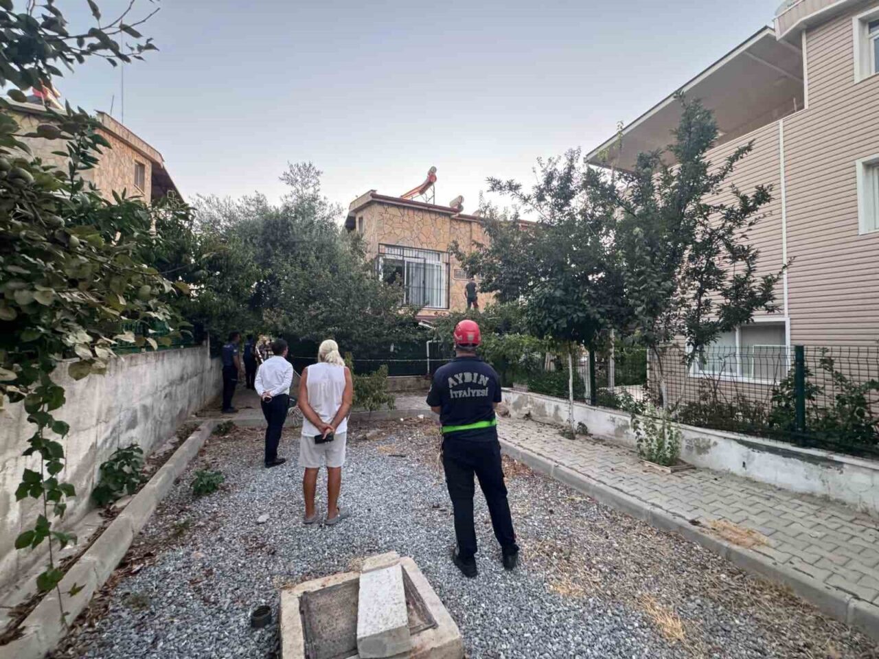 Aydın Kuşadası’nda güneş enerjisi tamiri için çıktığı çatıdan dengesini kaybedip