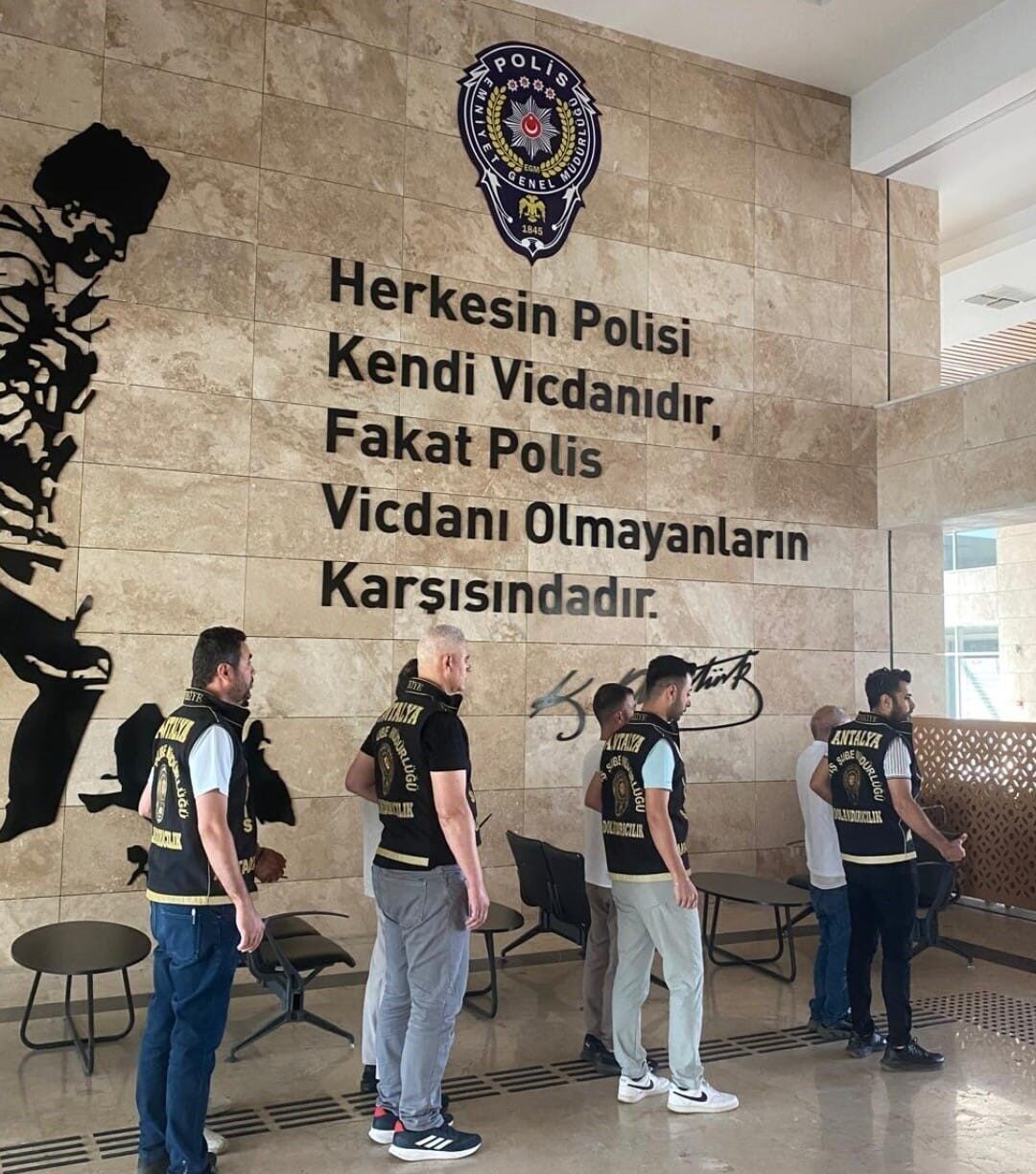 Antalya’da yurt dışında yaşayan bir kişiye ait taşınmazı sahte belgelerle