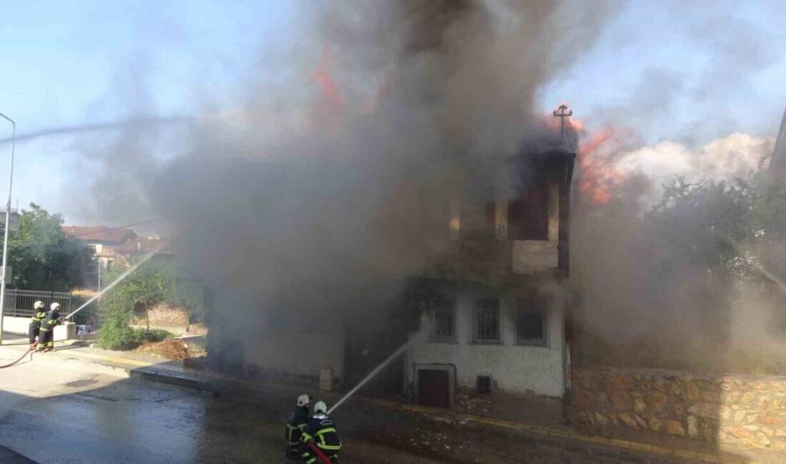 Kastamonu’da Candaroğulları Beyliği döneminde yapılan tarihi İsmail Bey Külliyesi’nin hemen