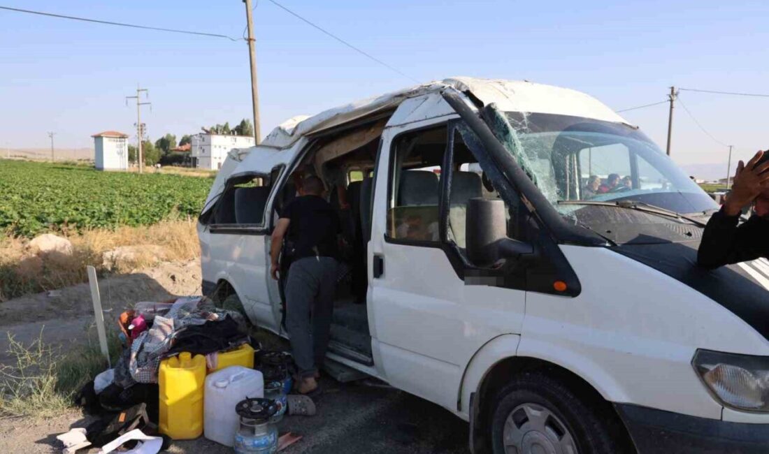 Nevşehir’de tarım işçilerini taşıyan minibüs, hafif ticari araç ile çarpışarak