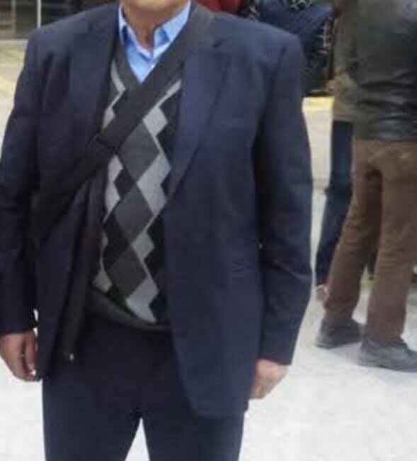 Çorum’un Ortaköy ilçesinde tarlasındaki anız yangınını söndürmeye çalışan şahıs, alevlerin