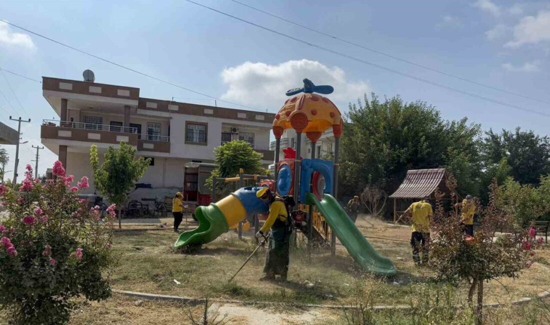 Tarsus Belediyesi, kent genelinde yürüttüğü temizlik ve bakım çalışmalarına kırsalda