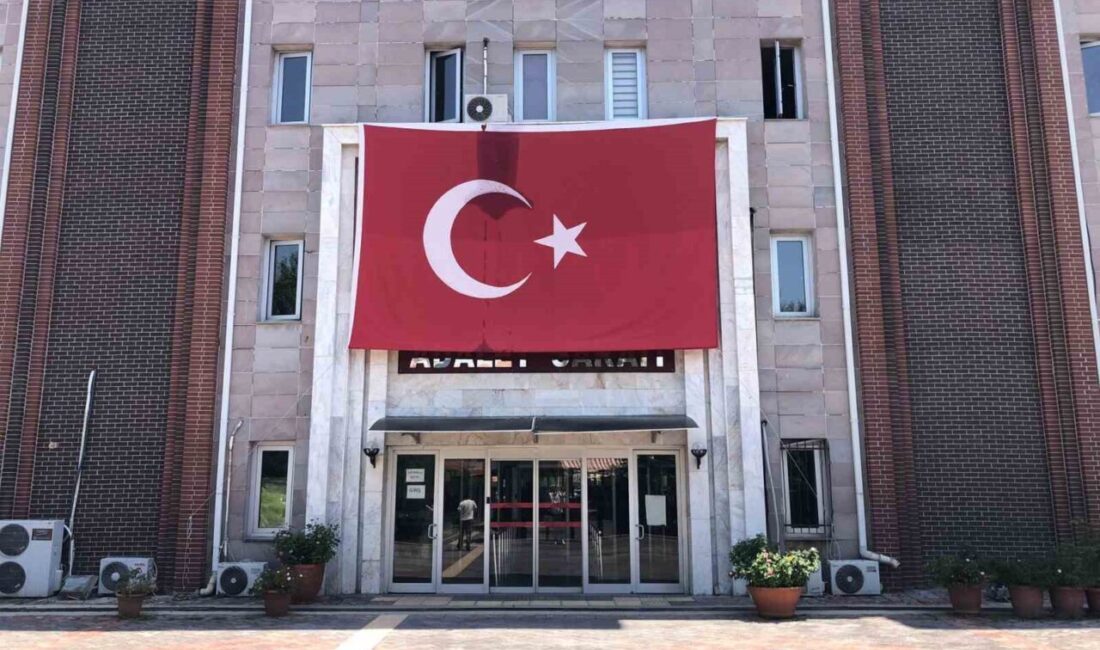 Isparta’da bir kadın kavga ettiği erkek arkadaşını tornavidayla ağır yaraladı.