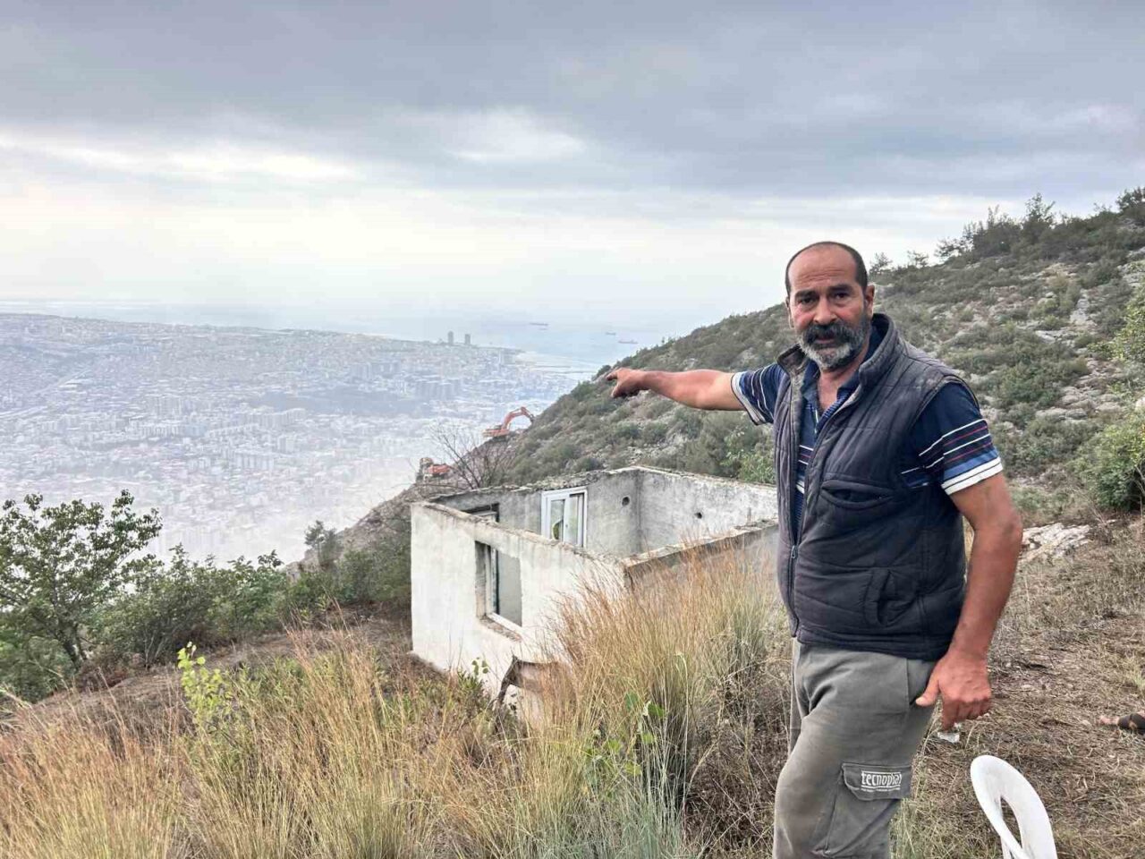 Hatay’ın İskenderun ilçesinde Taş Ocağı’nda gerçekleştirilen patlamalar, mahalle sakinlerini can