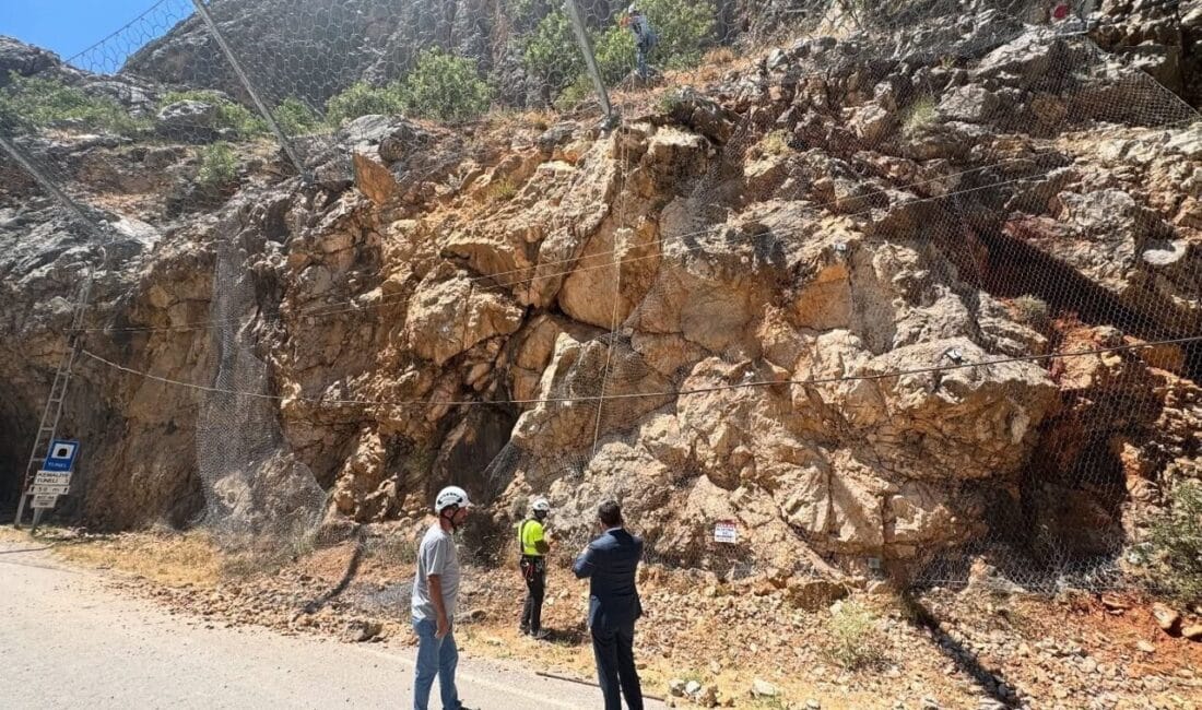 Dünyanın en zorlu yolları arasında gösterilen ve yerli yabancı turistlerin