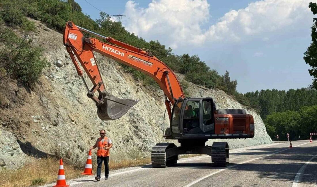 Çavdarhisar yolunun yapım ve genişletme çalışmaları, Karayolları ekipleri tarafından başlatıldı.
