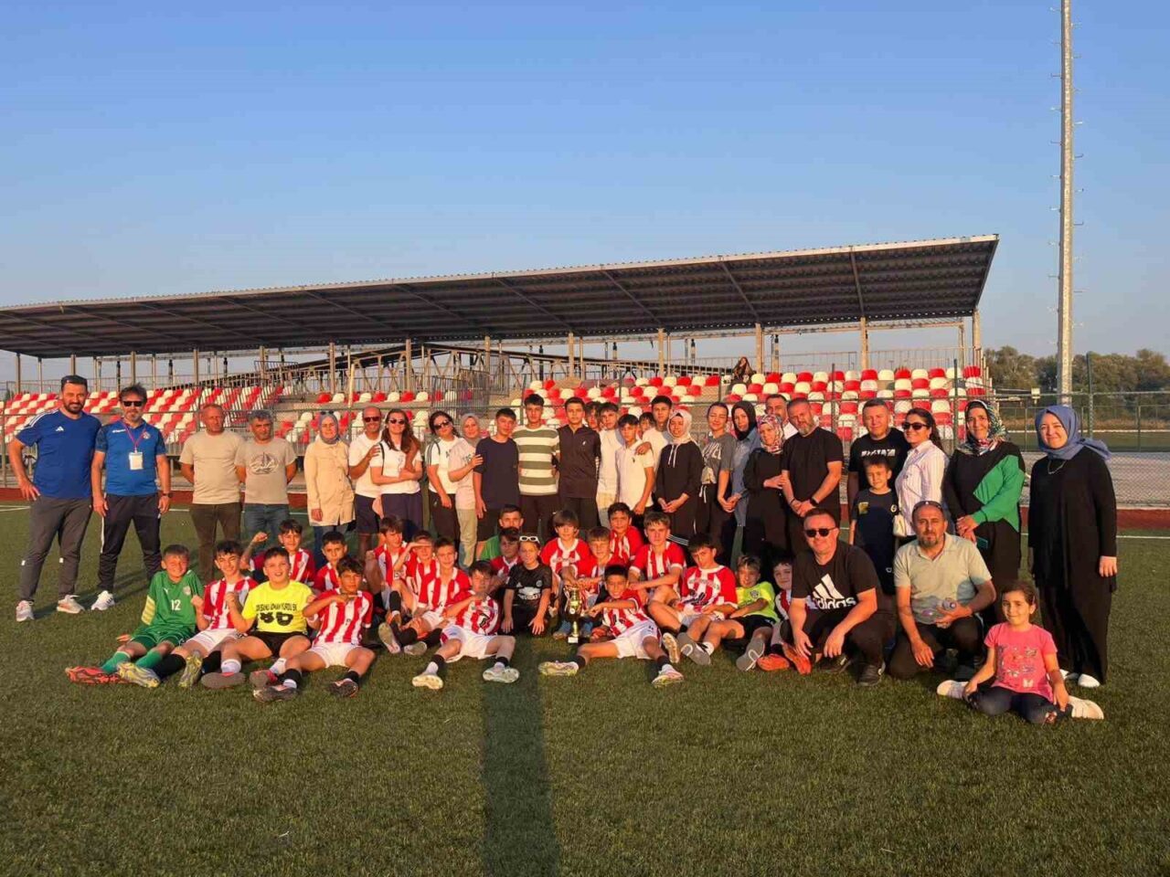 Kütahya’nın Tavşanlı ilçesinde Tavşanlı İdmanyurduspor gençlik futbolunda, bu sezon da