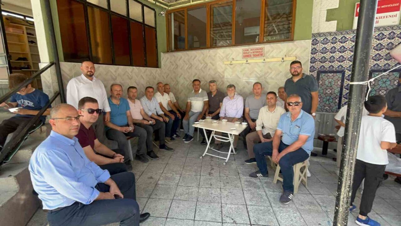 Kütahya’nın Tavşanlı ilçesinde, Yenimahalle Muhtarlığı tarafından düzenlenen aşure etkinliği yoğun