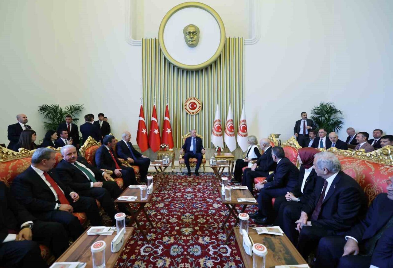 Cumhurbaşkanı Recep Tayyip Erdoğan, TBMM Başkanı Numan Kurtulmuş’un ev sahipliğinde