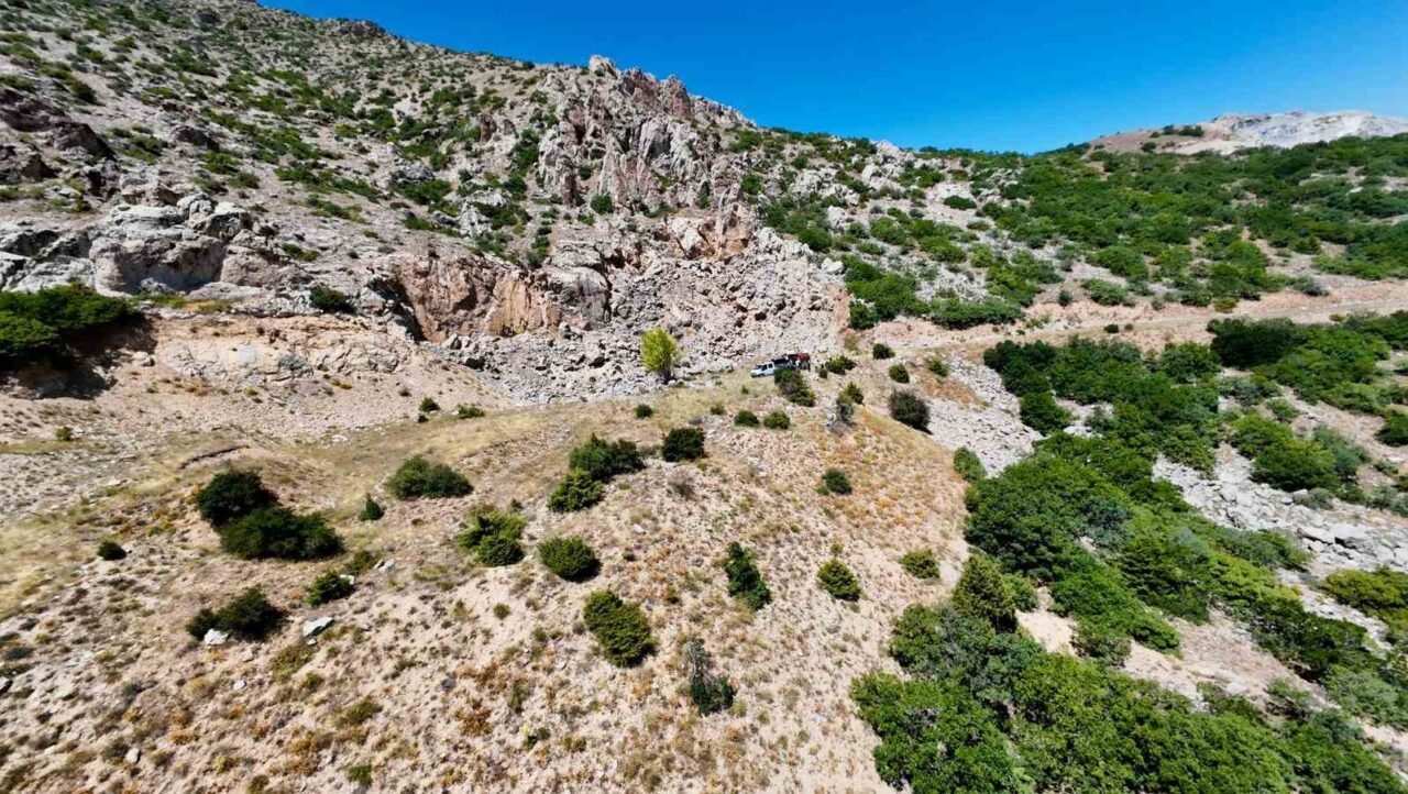 Sivas Belediyesi, yıllardır atıl durumda bekleyen Tecer Dağı Taş Ocağı’nı