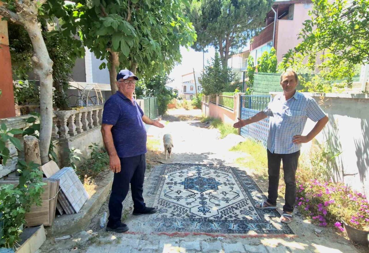 Tekirdağ’ın yazlık ilçesi Marmaraereğlisi’nde yol çilesi bitmek bilmiyor. Yıllardır çözüm