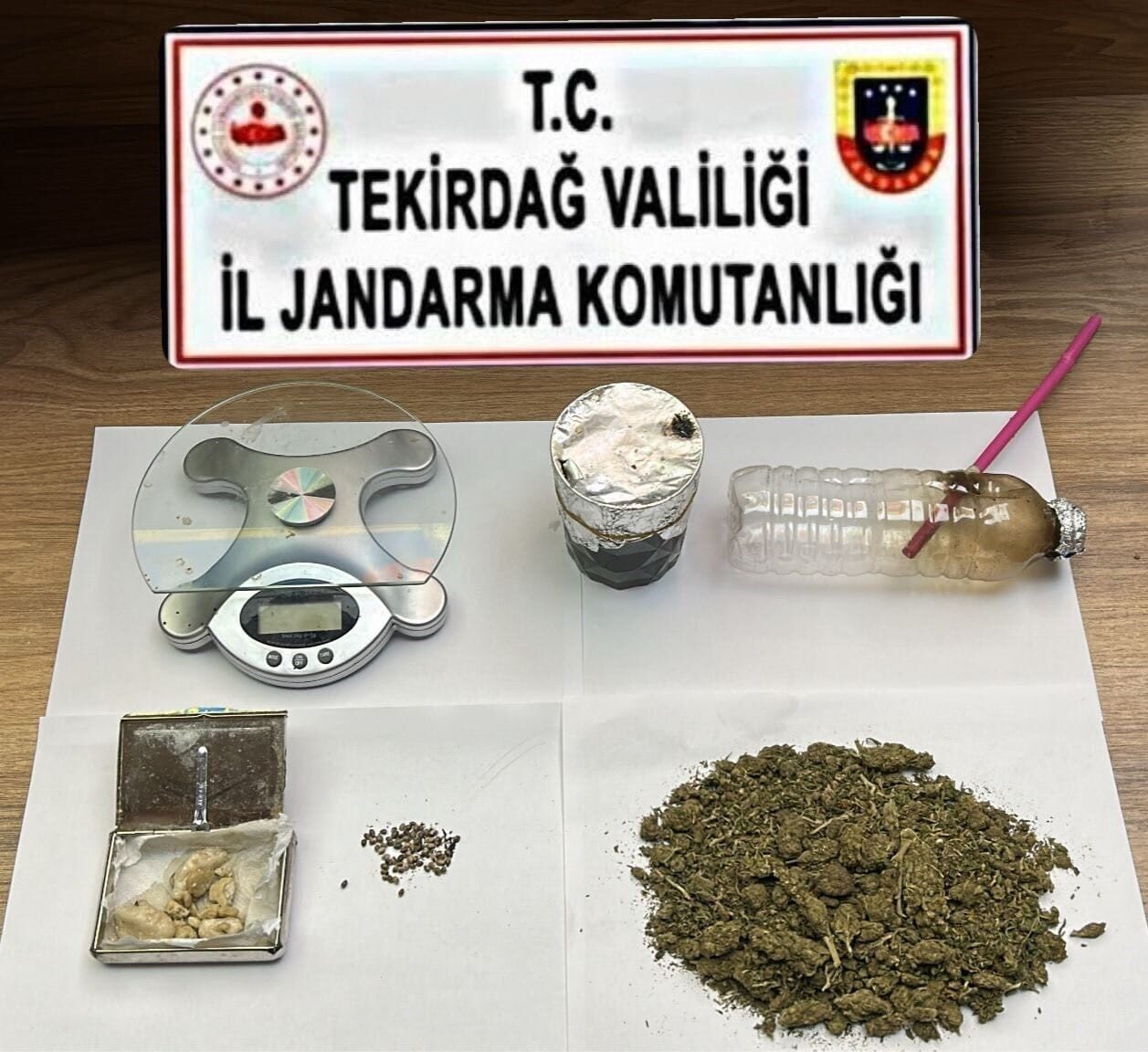 Tekirdağ İl Jandarma Komutanlığı ekiplerince 3 ilçede düzenlenen uyuşturucu operasyonlarında