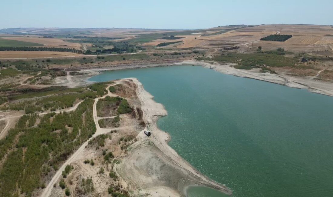 Tekirdağ’ın turistik ilçesi Marmaraereğlisi’nde kuraklık nedeniyle neredeyse tamamen kuruyan Türkmenli