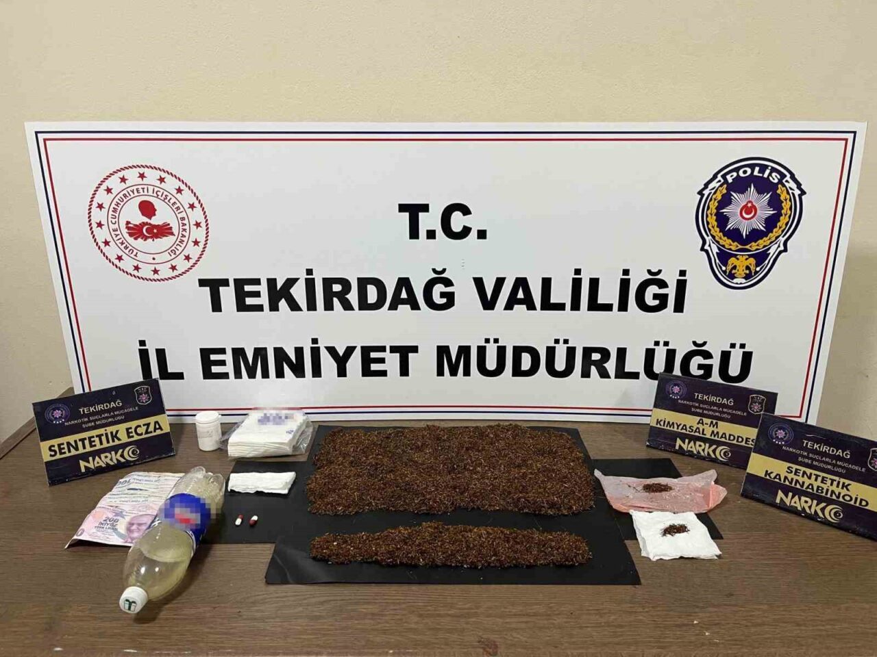 Tekirdağ’ın Çorlu ilçesinde sokak çetelerine yönelik düzenlenen uyuşturucu operasyonunda bonzai
