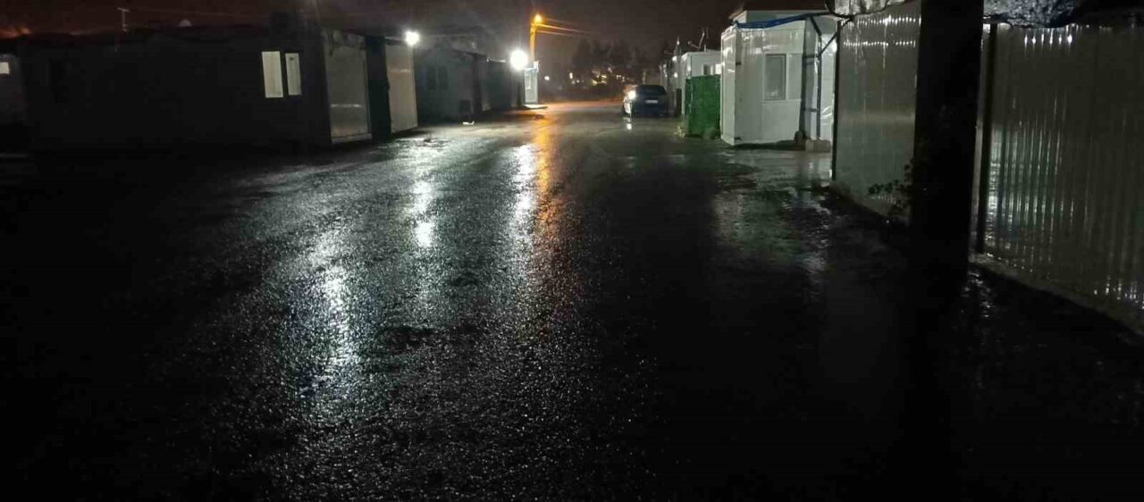 Adıyaman’ın Gölbaşı ilçesinde, Temmuz ayında gerçekleşen yağmur yağışı şaşırttı. Hava