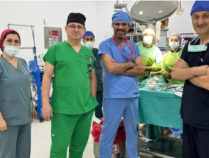 Trabzon Kanuni Eğitim ve Araştırma Hastanesi’nde gerçekleştirilen ameliyat, tıp dünyasını
