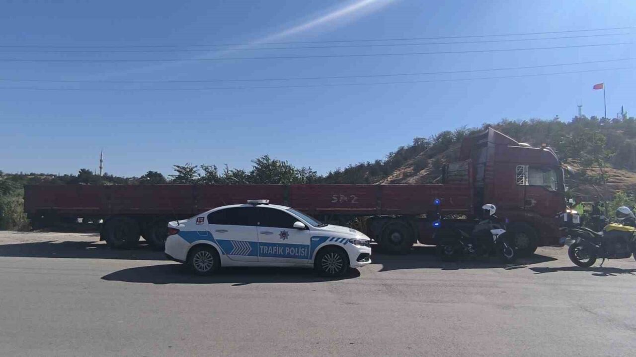 Kırıkkale’de tırın çarptığı yaşlı adam hayatını kaybetti. Kaza, Menderes Caddesi